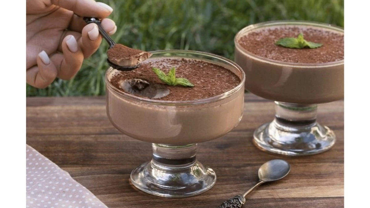 Gofrujemy kawowy puding, który zachwyci gości. Sekret tkwi w… ekspresówce i psiknięciu magicznych dodatków