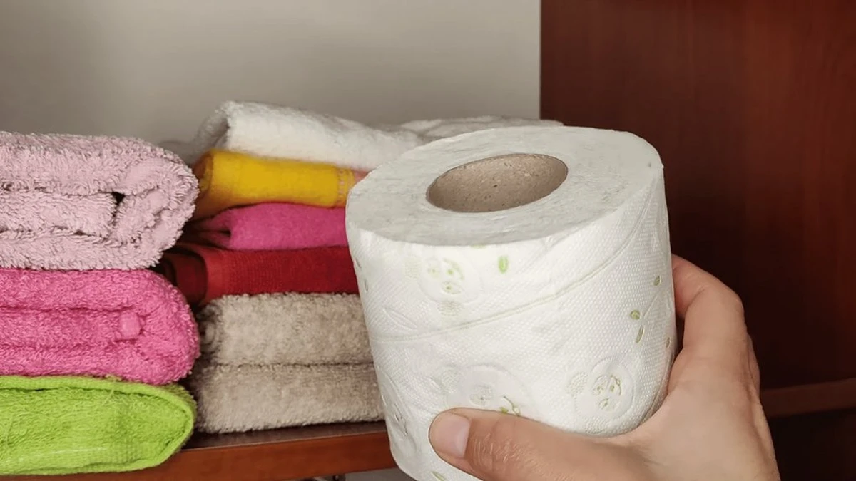 Sąsiad zdradził sekret tajemnicy: ten trik z rolką papieru toaletowego sprawia, że ubrania pachną jak świeżo wyprane